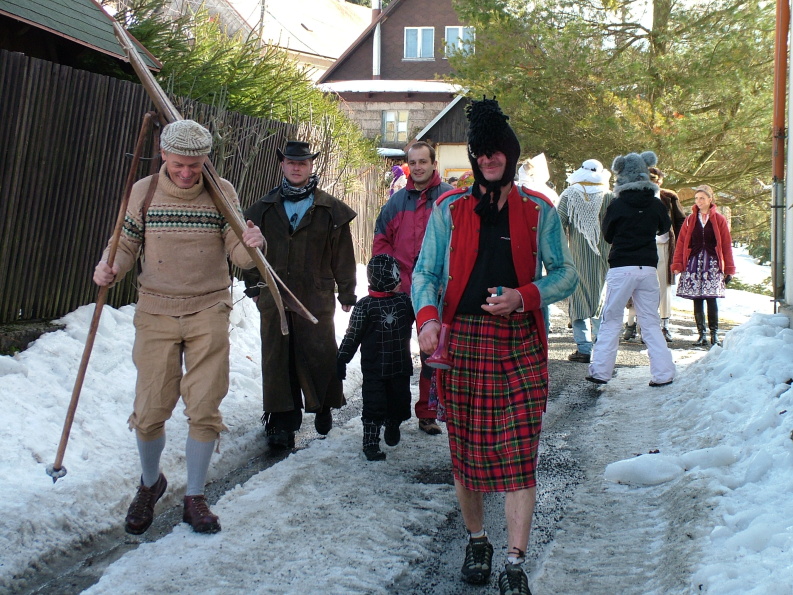 07 Masopustni pruvod I.jpg - Masopustní průvod Rudolfovem. Nevím jestli se tady někdy konal, ale tohle je určitě po monoha a mnoha letech.